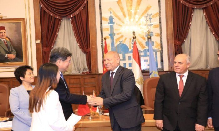 محافظ القاهرة يستقبل وفدًا من مدينة شنتشن الصينية لبحث سبل التعاون المشترك محافظ القاهرة يستقبل وفدًا من مدينة شنتشن الصينية لبحث سبل التعاون المشترك
