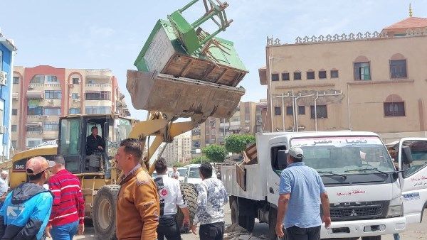 ضربات متواصلة للأسواق العشوائية بمحيط مديرية تعليم بورسعيد بالضواحى ضربات متواصلة للأسواق العشوائية بمحيط مديرية تعليم بورسعيد بالضواحى