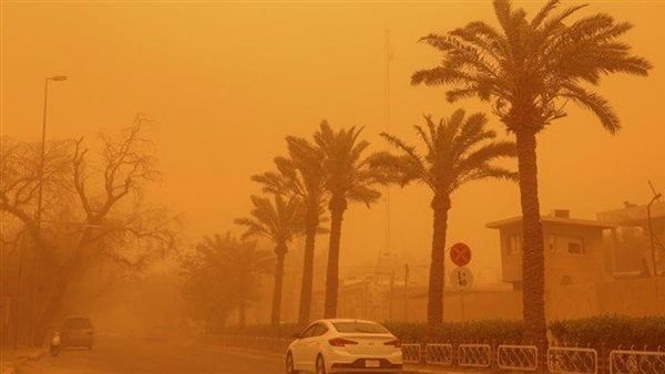 الأرصاد: الساعات المقبلة تبدأ شدة الأتربة وسرعات الرياح تقل في بعض الأماكن الأرصاد: الساعات المقبلة تبدأ شدة الأتربة وسرعات الرياح تقل في بعض الأماكن