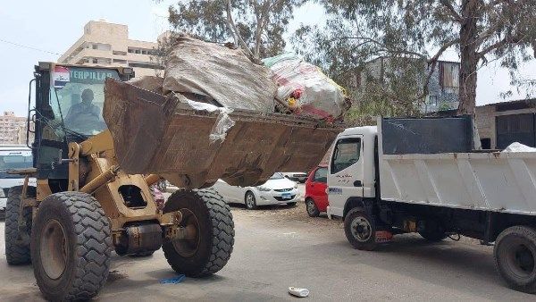 ضواحي بورسعيد يواصل مكافحة ظاهرة النباشين ومحلات فرز القمامة ضواحي بورسعيد يواصل مكافحة ظاهرة النباشين ومحلات فرز القمامة