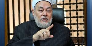 الدكتور علي جمعة: النظر لموضع السجود ليس حقيقة الخشوع