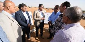 وزير الإسكان يتفقد مشروعات مرافق جنيفة والرابية بمدينة الشروق