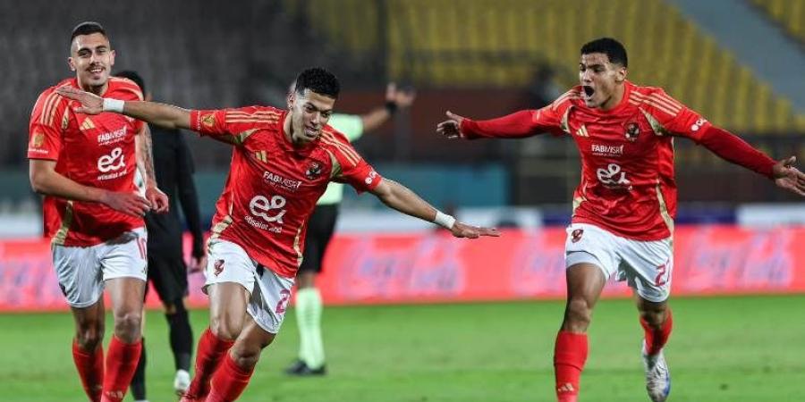 الأهلي
      يتخطي
      بتروجيت
      بثلاثية
      مثيرة
      في
      الدوري
