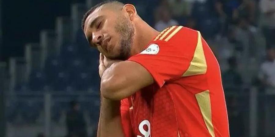 رامي
      ربيعة
      يشعل
      الجدل
      بصورة
      مسيئة
      من
      الجمهور..
      وشوبير
      يرد
      بقوة