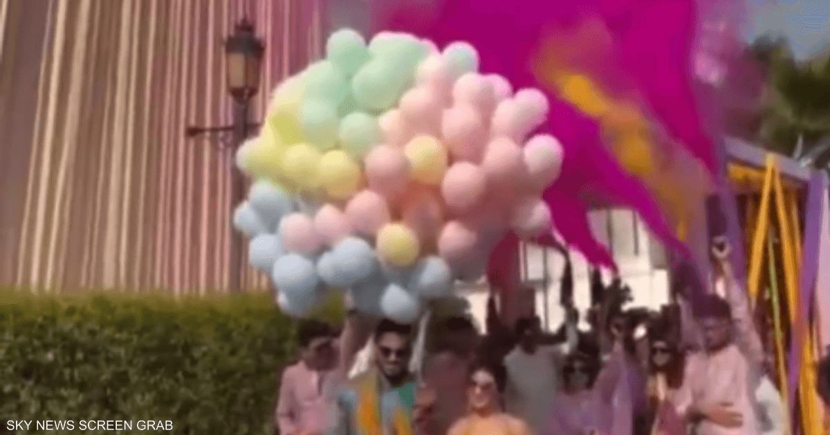 «احتراق عروسين في ليلة زفافهما بسبب انفجار مفاجئ للبالونات»