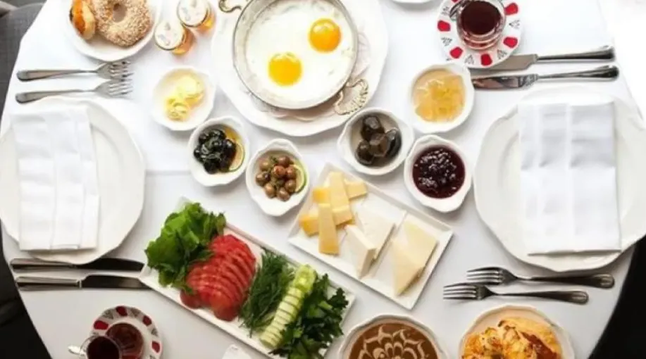 «حافظ على صحة أمعائك مع هذه النصائح المهمة» تجنب هذه الأطعمة في وجبة الإفطار