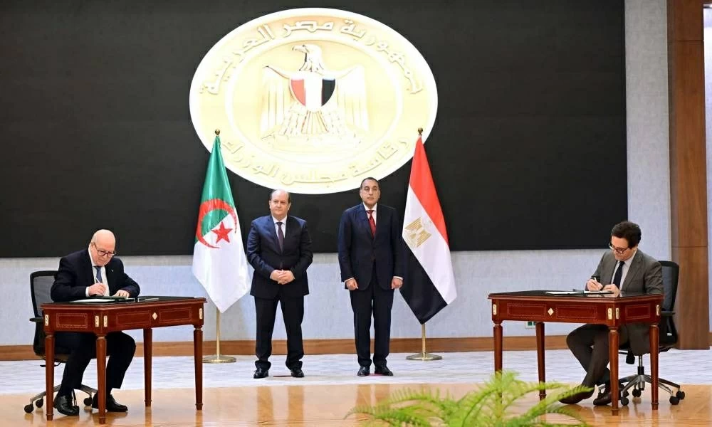 «تعزيز الشراكة الثقافية» وزير الثقافة يوقع اتفاقيات تعاون جديدة بين مصر والجزائر