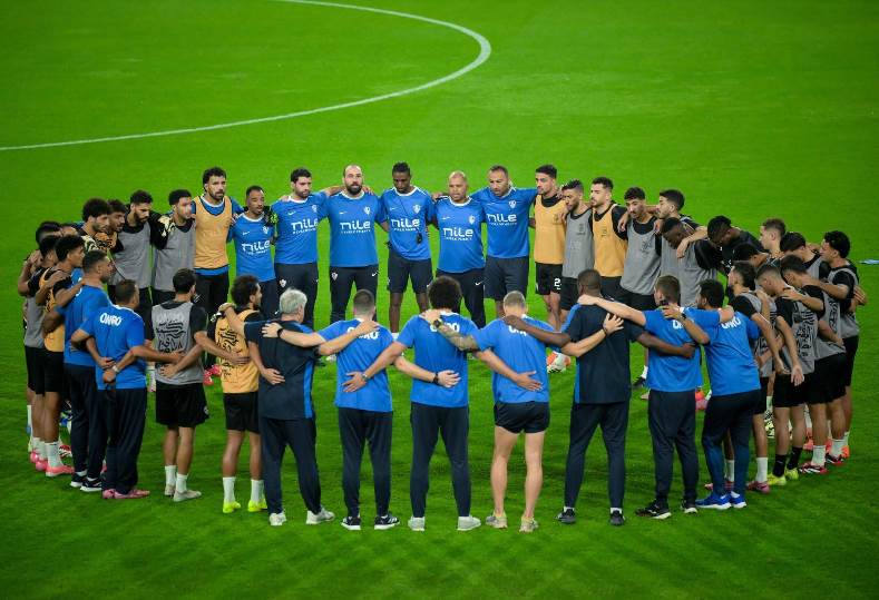 «تحفيز اللاعبين والجهاز الفني قبل الرحلة إلى جنوب إفريقيا» أحمد خالد حسانين وجون إدوارد يتصدران المشهد