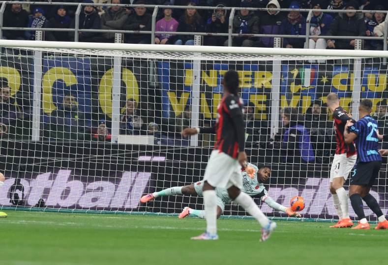 «مواجهة نارية» إنتر ميلان يسقط أمام ميلان بهدف حاسم في الدوري الإيطالي