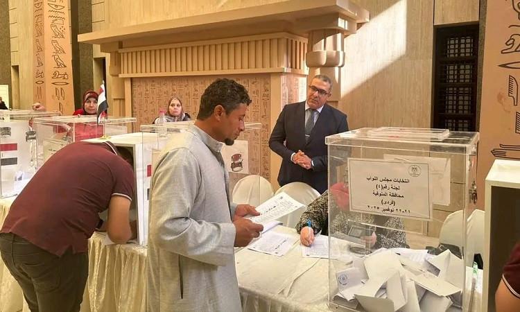 «نسبة الإقبال على التصويت في المرحلة الثانية من الانتخابات المصرية في البحرين تتجاوز التوقعات»