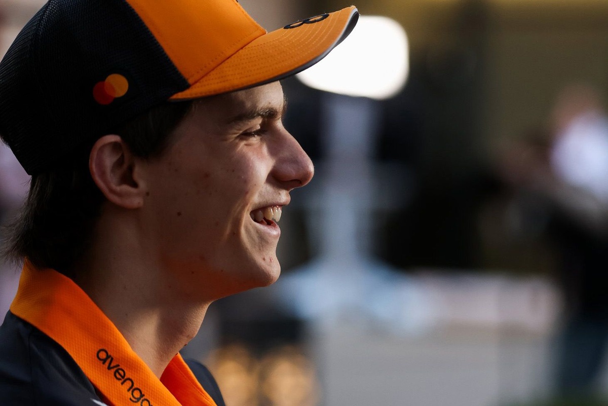 «الجولة الأولى من تصفيات سباق قطر القصير تشهد تفوق بياستري أمام راسل، وألونسو يحتل المركز الرابع وفيرستابن في المركز السادس»