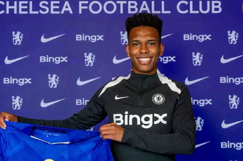 «استيفانو.. الجوهرة التي خطفت أنظار ريال مدريد»