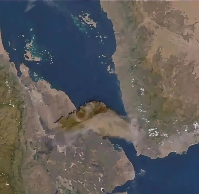 «شاهد: لحظة ثوران بركان في إثيوبيا كما رصدتها الأقمار الصناعية»  سحابة هائلة من الرماد تتجه نحو اليمن وسلطنة عُمان