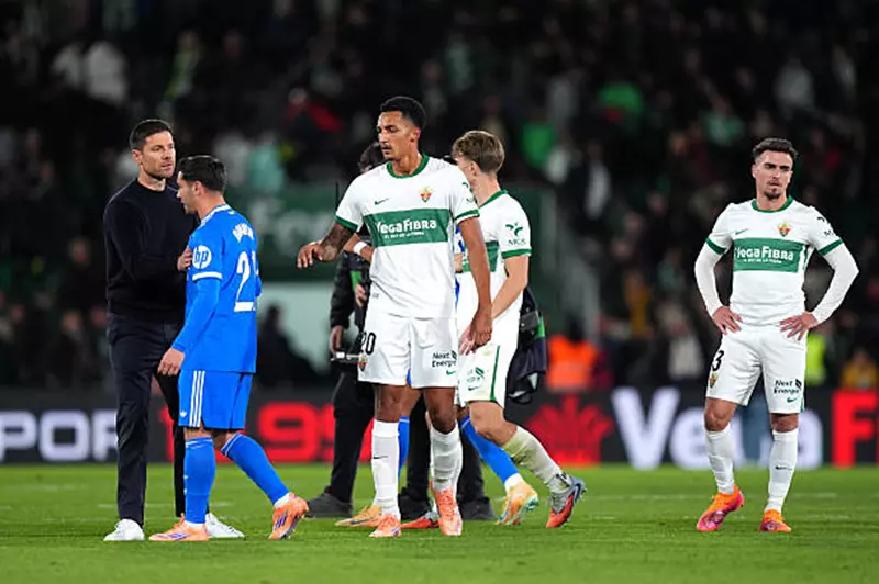 «تحديات جديدة في ريال مدريد» ألونسو يواجه أصعب فترات مسيرته الكروية