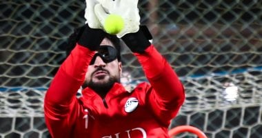 «تدريبات حراس منتخب مصر الثاني تحت قيادة الحضري بنظارات سوداء»