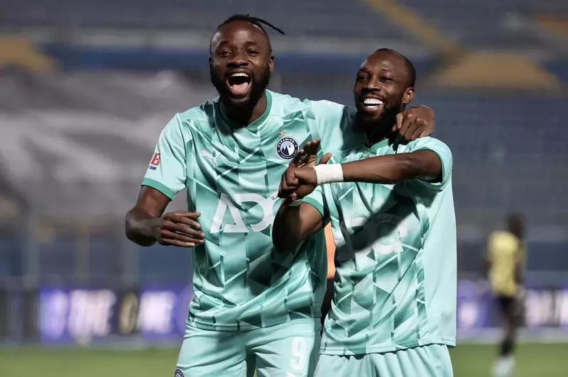 «بيراميدز يتألق أمام المقاولون ويتصدر وصافة الدوري»