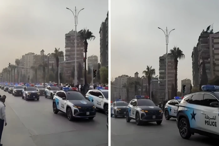 «شاهدوا بالفيديو.. عرض مركبات الشرطة السورية بتصميمها البصري الجديد في شوارع دمشق»