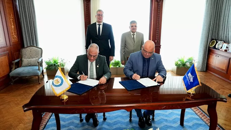 «إطلاق عهد جديد لمصر في الطاقة» مصر توقّع مذكرة لإنشاء أول محطة لإسالة وتموين الغاز بقناة السويس