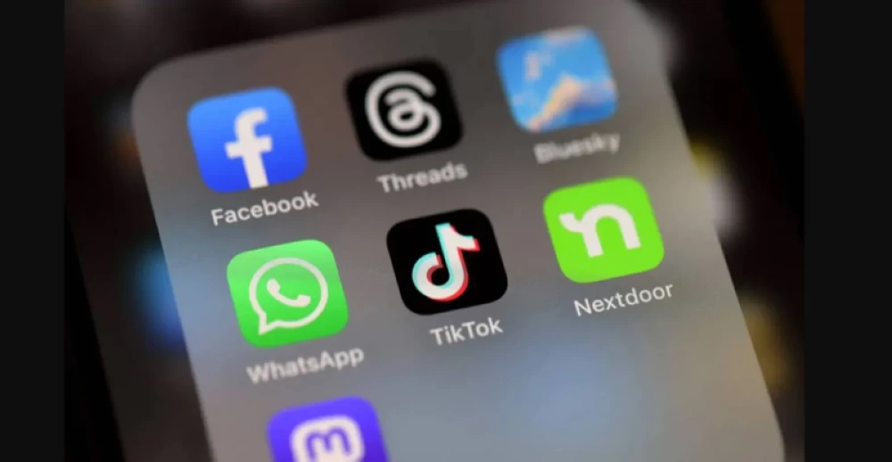 «أثر السوشيال ميديا على الصحة العقلية في المجتمع السعودي»