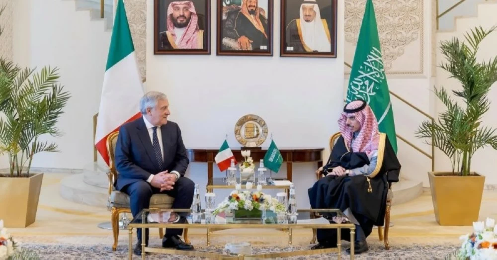 «تعزيز التعاون» وزير الخارجية يلتقي نظيره الإيطالي لبحث الأوضاع الإقليمية والدولية