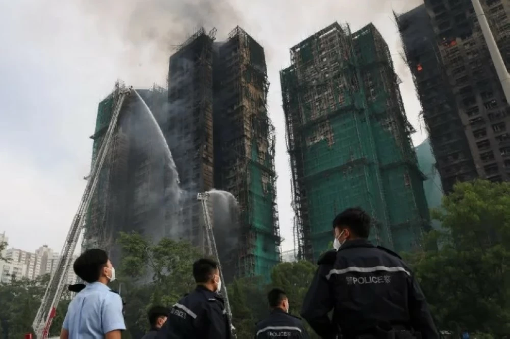 «أسوأ كارثة حريق منذ 60 عاماً، 65 قتيلاً في هونغ كونغ»