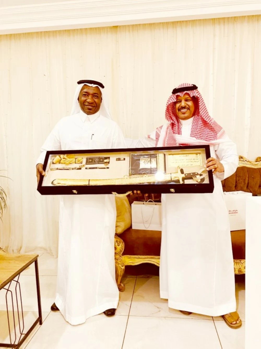 «تكريم بكر برناوي بعد 40 عامًا من العطاء في مطار جدة»