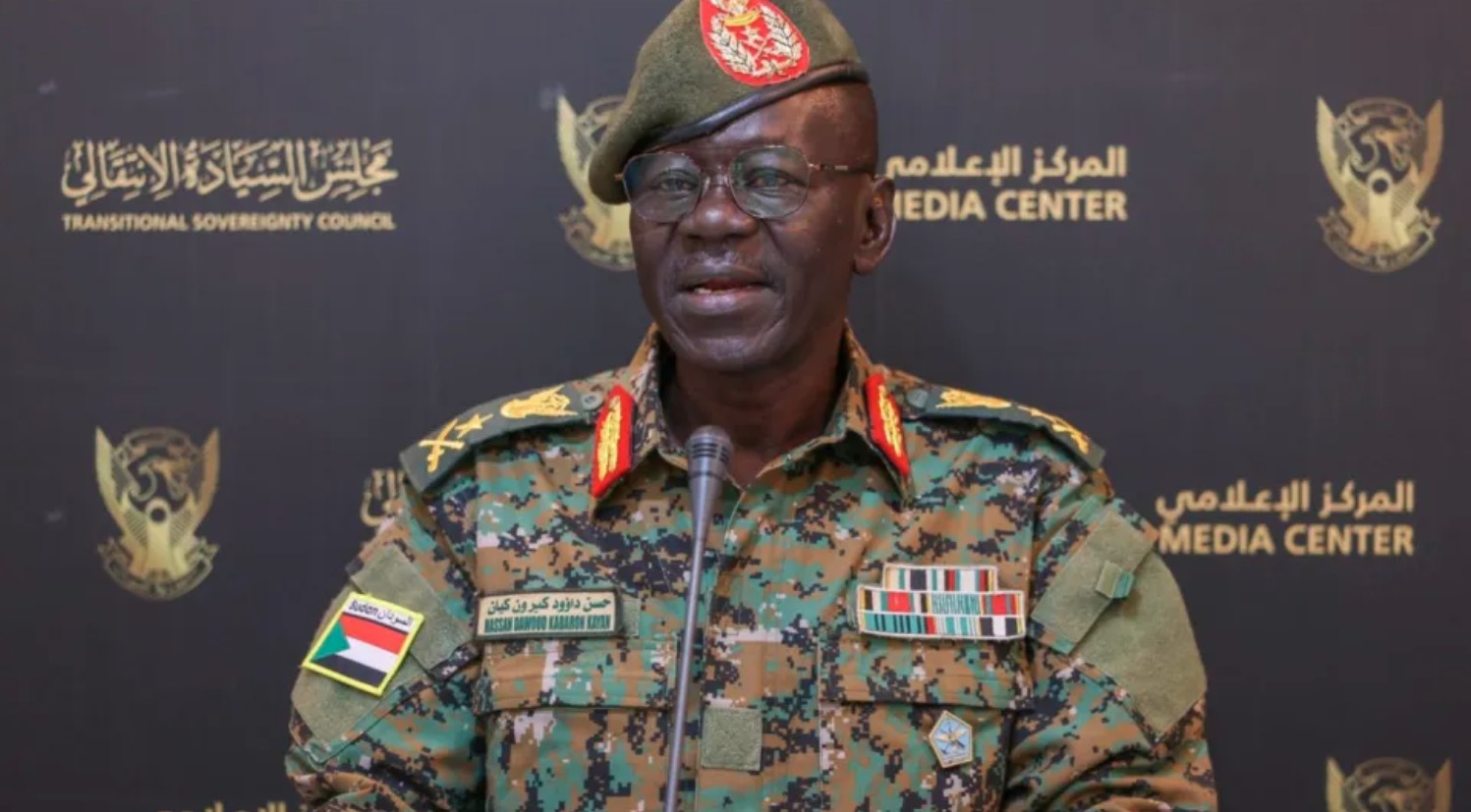 «استقالة وزير الدفاع السوداني تثير تساؤلات وسط غموض حول المستقبل»