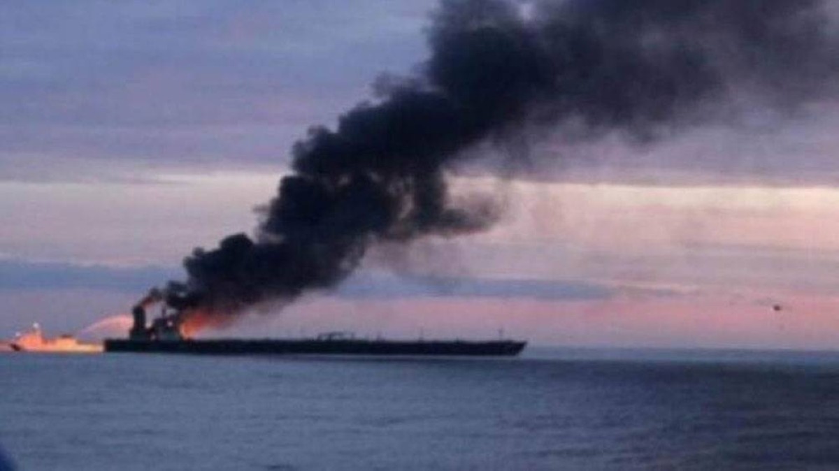 «تقرير حصري: اندلاع حريق في ناقلتي نفط بخليج البحر الأسود»