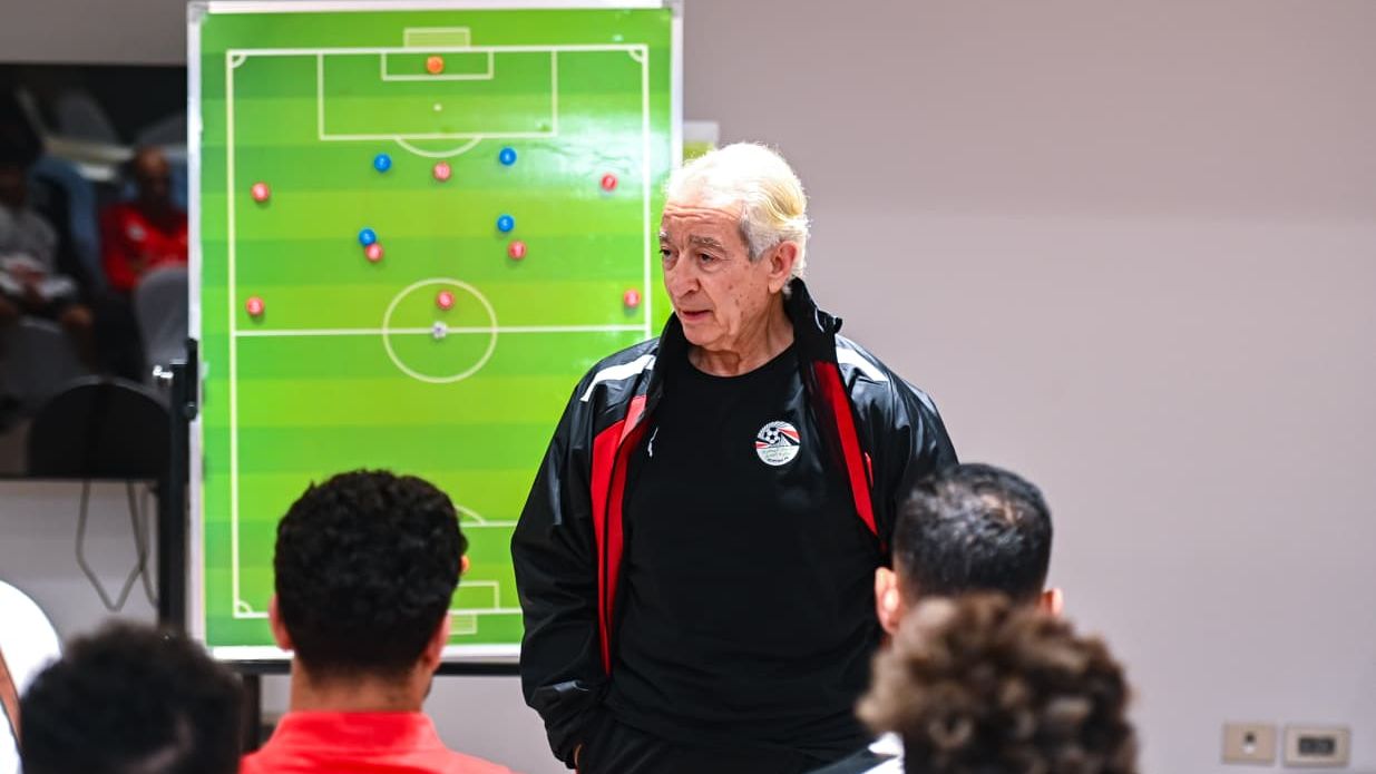 «طريق كيروش يلوح في الأفق هدايا كأس العرب لمنتخب مصر»