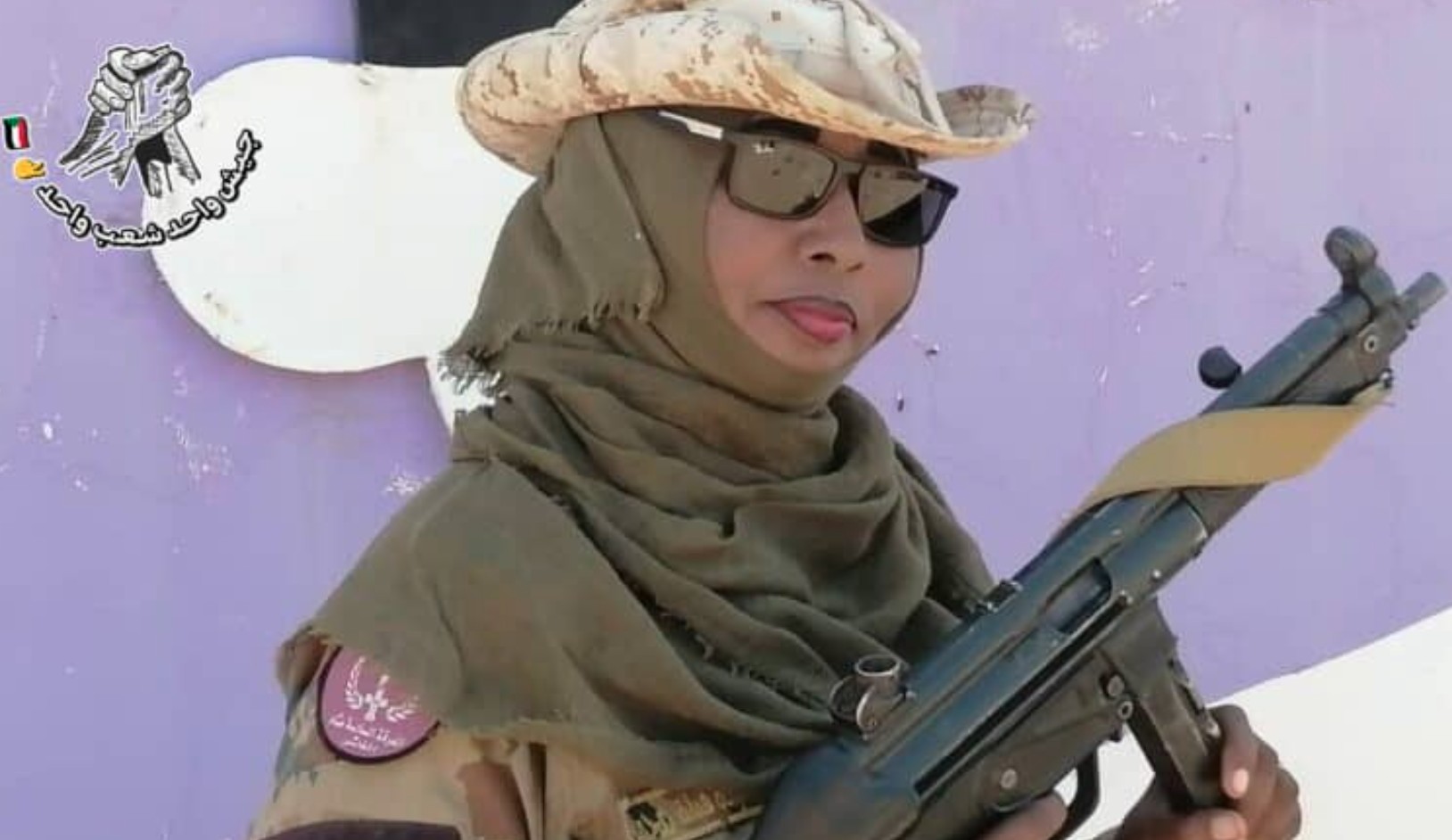 «أزمة مصير آسية خليفة تثير الجدل بعد وصولها إلى الخرطوم»