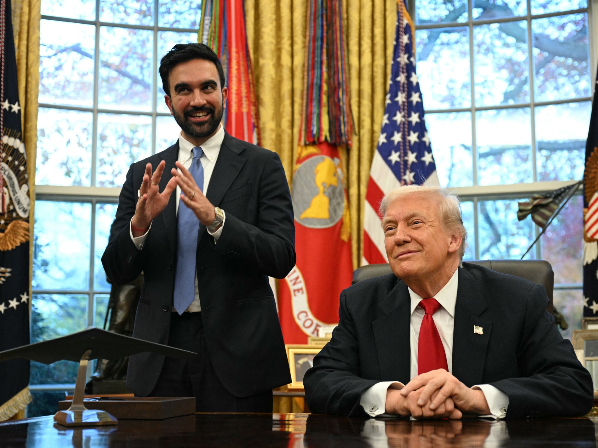 «ابتسامات ترامب المصطنعة تكشف عن مخاوفه الحقيقية أمام ممداني»