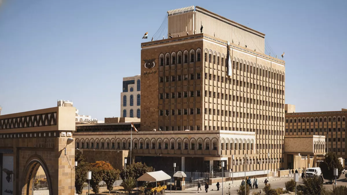 «استقرار مفاجئ في أسعار الصرف اليمنية للمرة الثانية… الدولار عند 530.50 والريال السعودي 140»