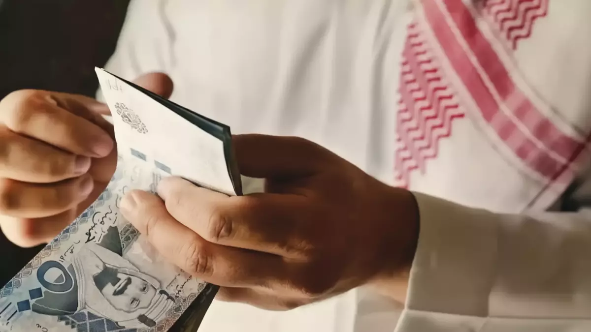 «الحقيقة الكاملة حول شائعة الـ700 ريال، ودحض التأمينات لهذة الأكاذيب بشأن زيادة المعاشات»