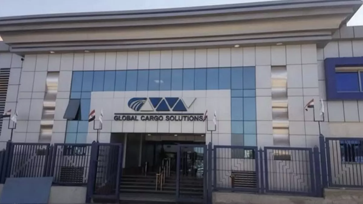 «استعدوا لثورة في عالم الشحن» مصر للطيران تطلق ثلاثة خدمات مبتكرة في مجال الشحن باستخدام الميزان الذكي وتقنية الفحص الآلي