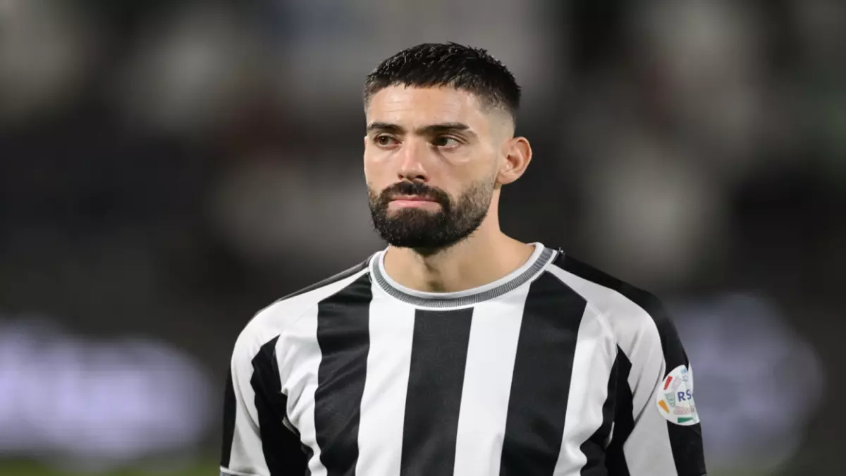 «هل يتجاوز كاراسكو الفحص الطبي؟» كاراسكو يخضع للفحص الطبي اليوم وسط تساؤلات حول مشاركته في ربع نهائي كأس الملك.