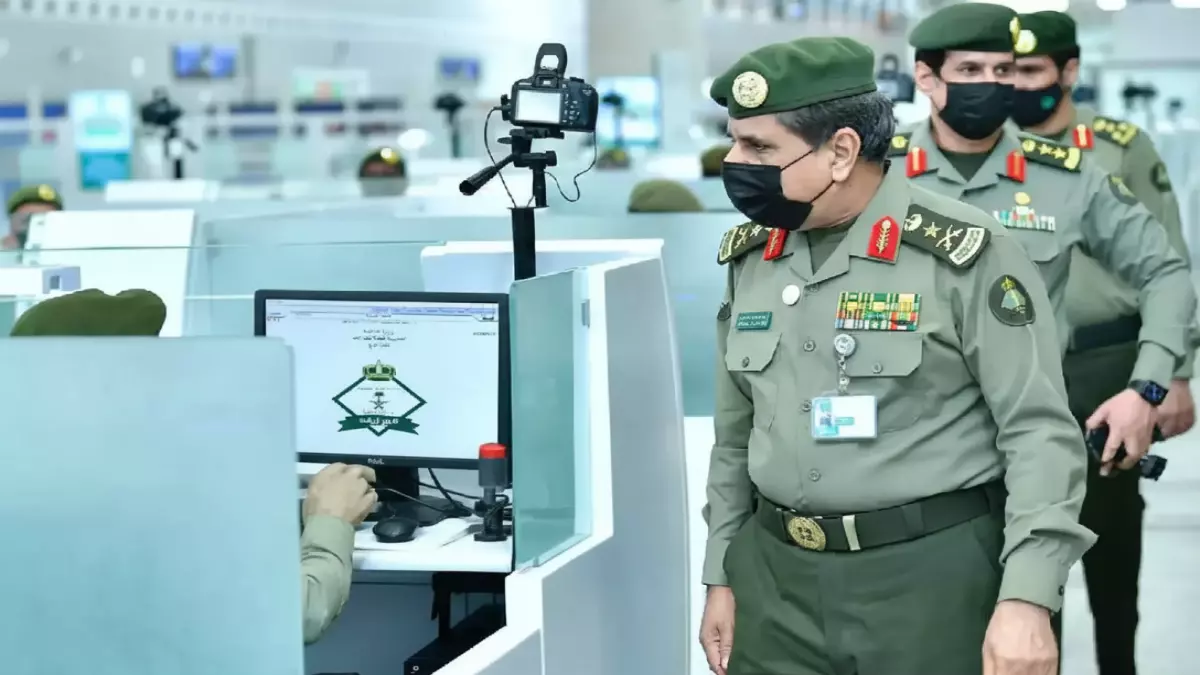 «تحذير جديد للمقيمين: الجوازات تكشف عن عقوبات مفاجئة وتقدم الحل الأمثل في 30 يوماً فقط»