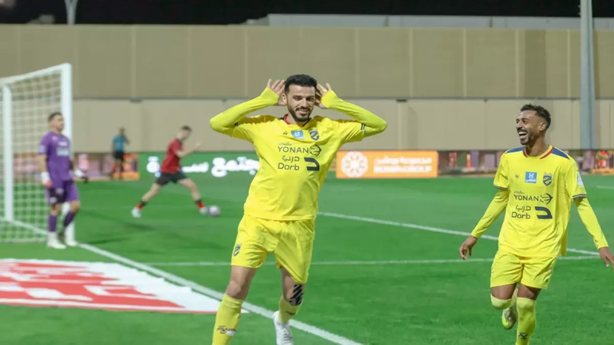 «صراع الأهداف: من يتفوق في معركة السومة وحمدالله في الدوري السعودي؟»