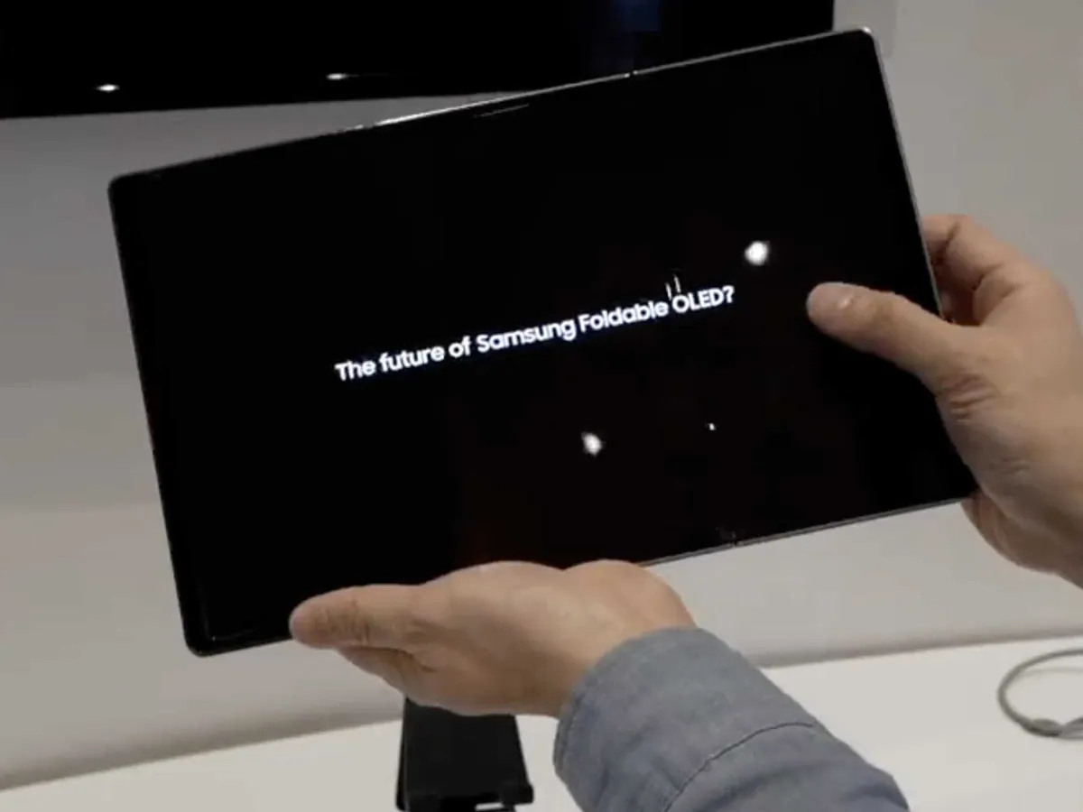 «ثورة الهواتف ثلاثية الطي من سامسونج تقترب.. والسعر سيكون مفاجأة!»