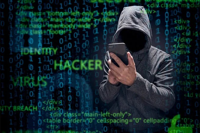 «احذر من هذه التطبيقات» أربع تطبيقات تهدد خصوصيتك على هاتفك دون أن تلاحظ