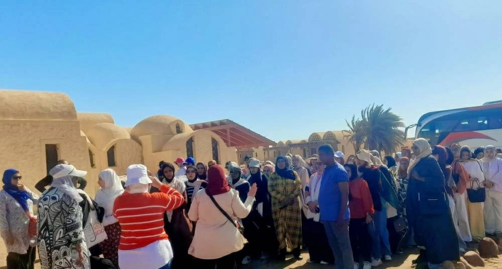 «مغامرة ميدانية للفتيات في مطروح: استكشاف جمال محمية نبق خلال ملتقى فتيات أهل مصر الـ22»