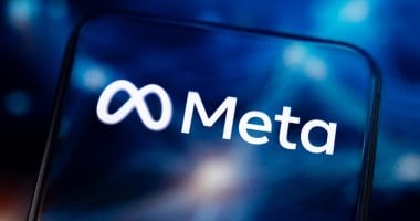 «ميتا تعلن عن استقطاب آلان داى، قائد تصميم واجهات آبل، لتأسيس استوديو إبداعي جديد»