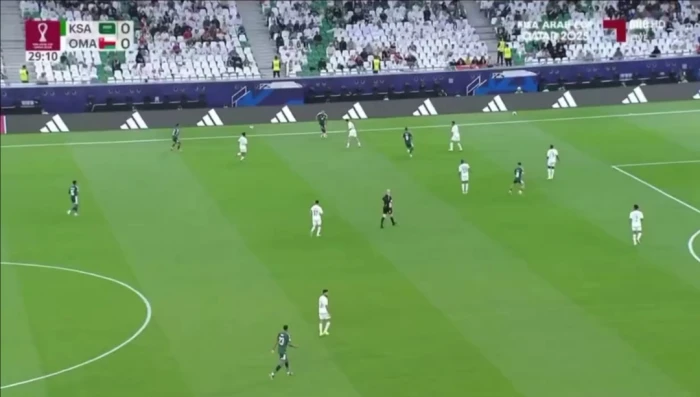 «لقطة طريفة تتصدر المشهد» المرصد الرياضية – “أين أنت يا سالم اقلع طاقية الإخفاء” تعليق المعلق المصري أحمد الطيب يثير تفاعلاً واسعًا بالفيديو