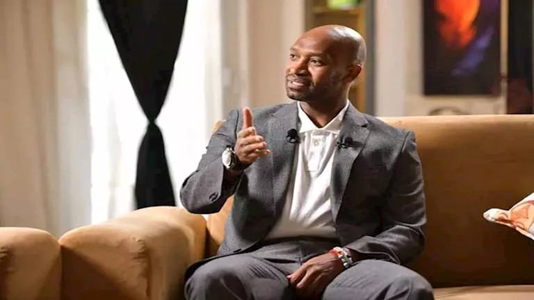 «تصريحات قوية من رئيس الزمالك السابق ضد شيكابالا» رئيس الزمالك السابق يهاجم شيكابالا: “أنت معندكش خبرة عشان تتكلم”