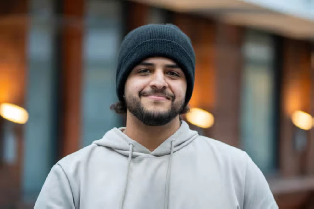 «بطولة إنسانية تسطر في بريطانيا» سعودي يتدخل لإنقاذ امرأة من محاولة اغتصاب والقاضي يثني على شجاعته