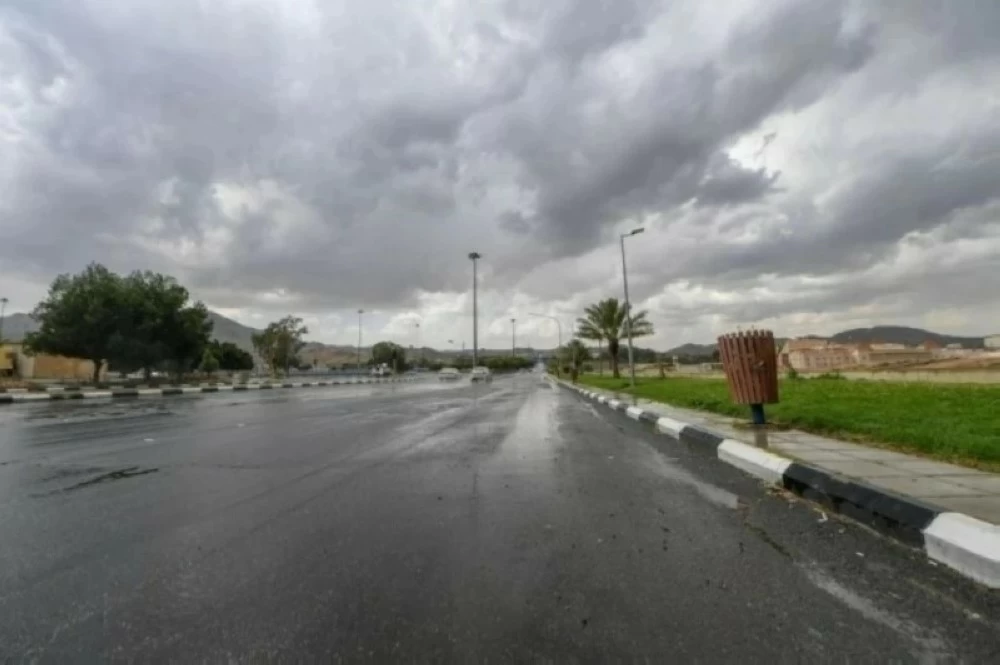 «توقعات بأمطار خفيفة تضرب ثماني مناطق في السعودية»