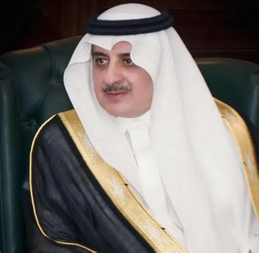 «تعبير عن المواساة» أمير تبوك يقدم تعازيه في وفاة محافظ الوجه السابق الطرباق