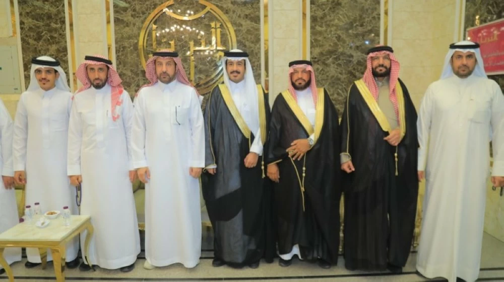 «تحت الأضواء.. أسامة يحتفل بليلة العمر في حدث مميز»