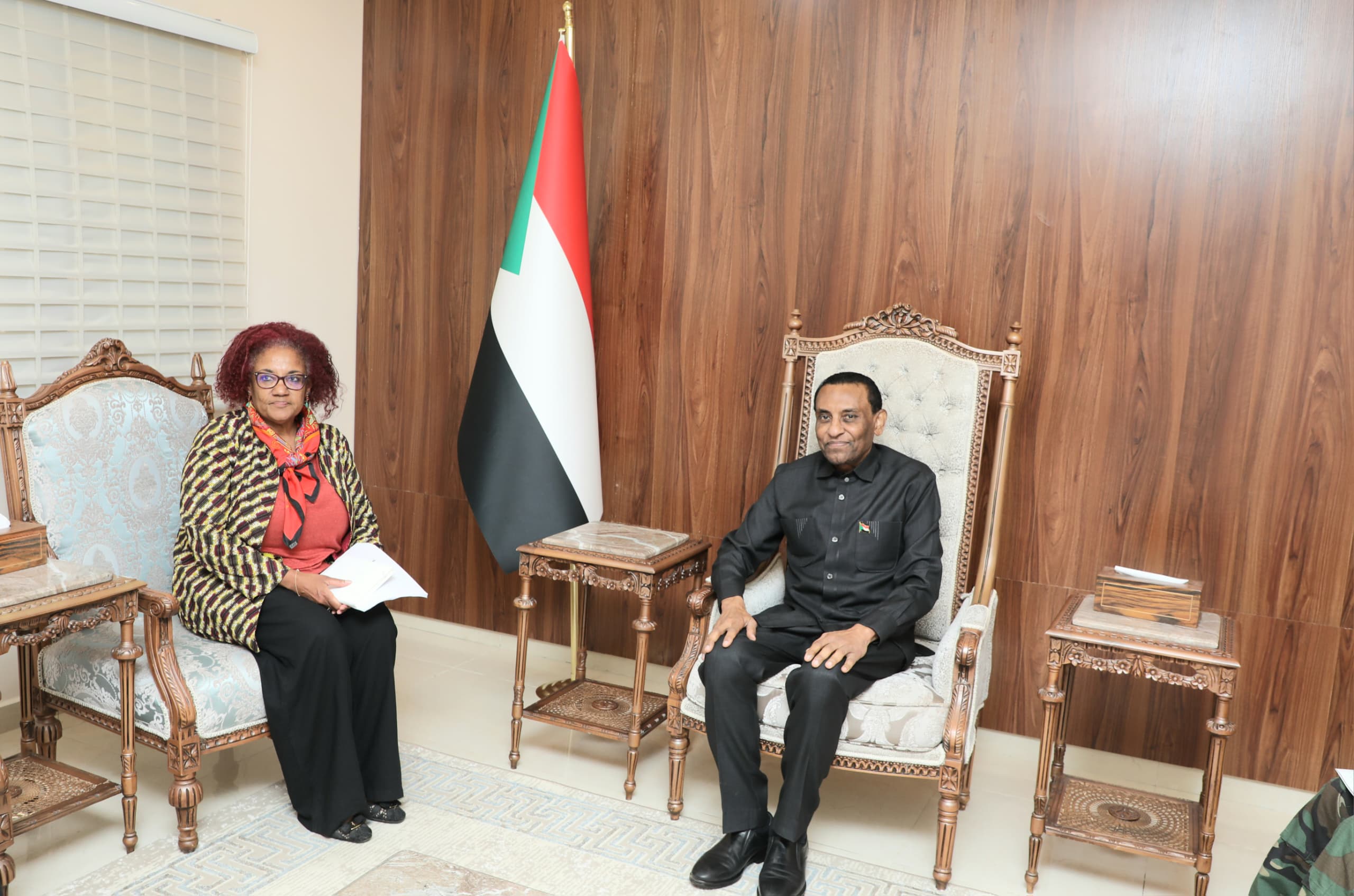 «تسليط الضوء على الفساد» وفد البنك الدولي يكشف عن صفقة رشوة وتقسيم مصالح في السودان