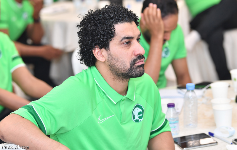 «الشباب يناصر عطيف بينما ترفض الإدارة»