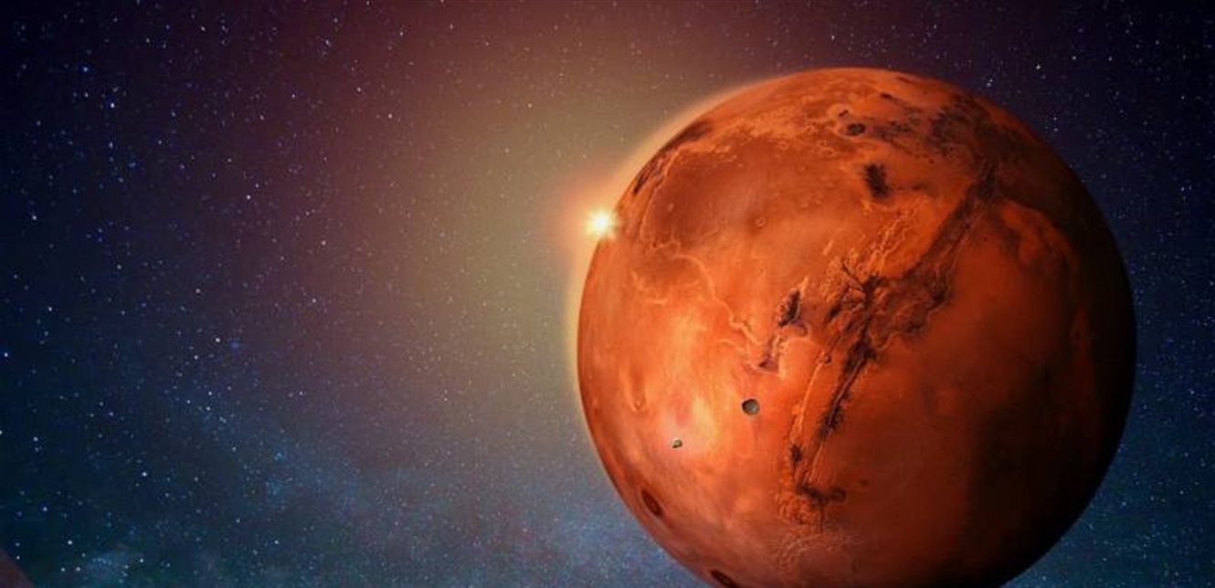 «اكتشاف مذهل على المريخ: ناسا ترصد فراشة عملاقة يعود عمرها لملايين السنين»